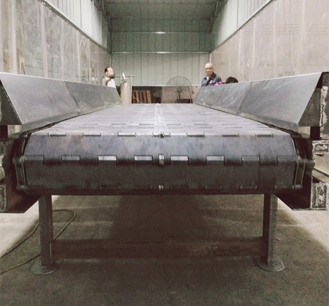 重型鏈板輸送機